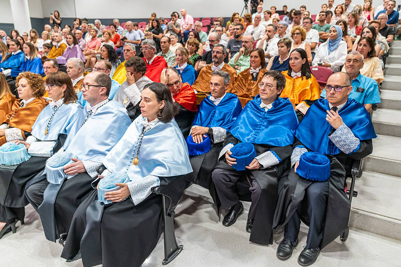 Las imágenes del acto de investidura de nuevos doctores en la UR