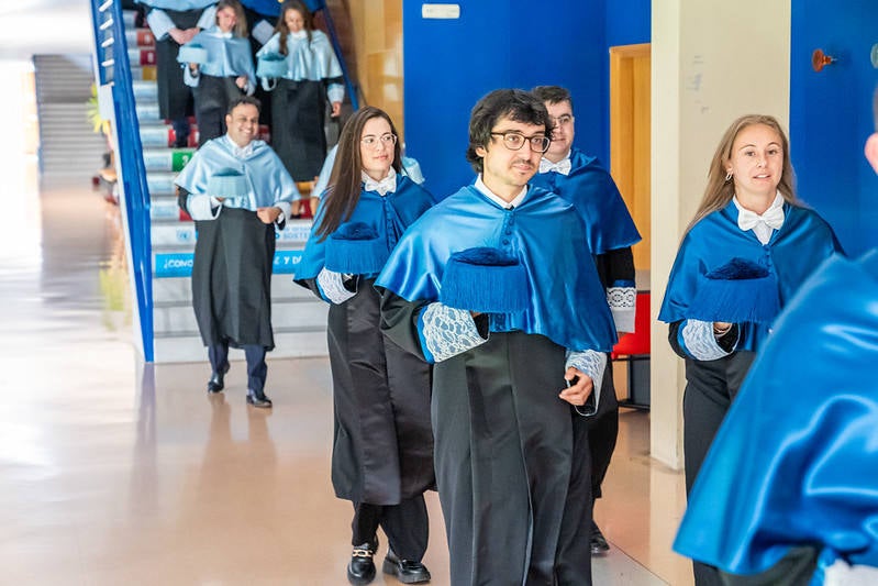 Las imágenes del acto de investidura de nuevos doctores en la UR