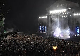 Asistentes al concierto de Duki en el festival Holika de Calahorra.
