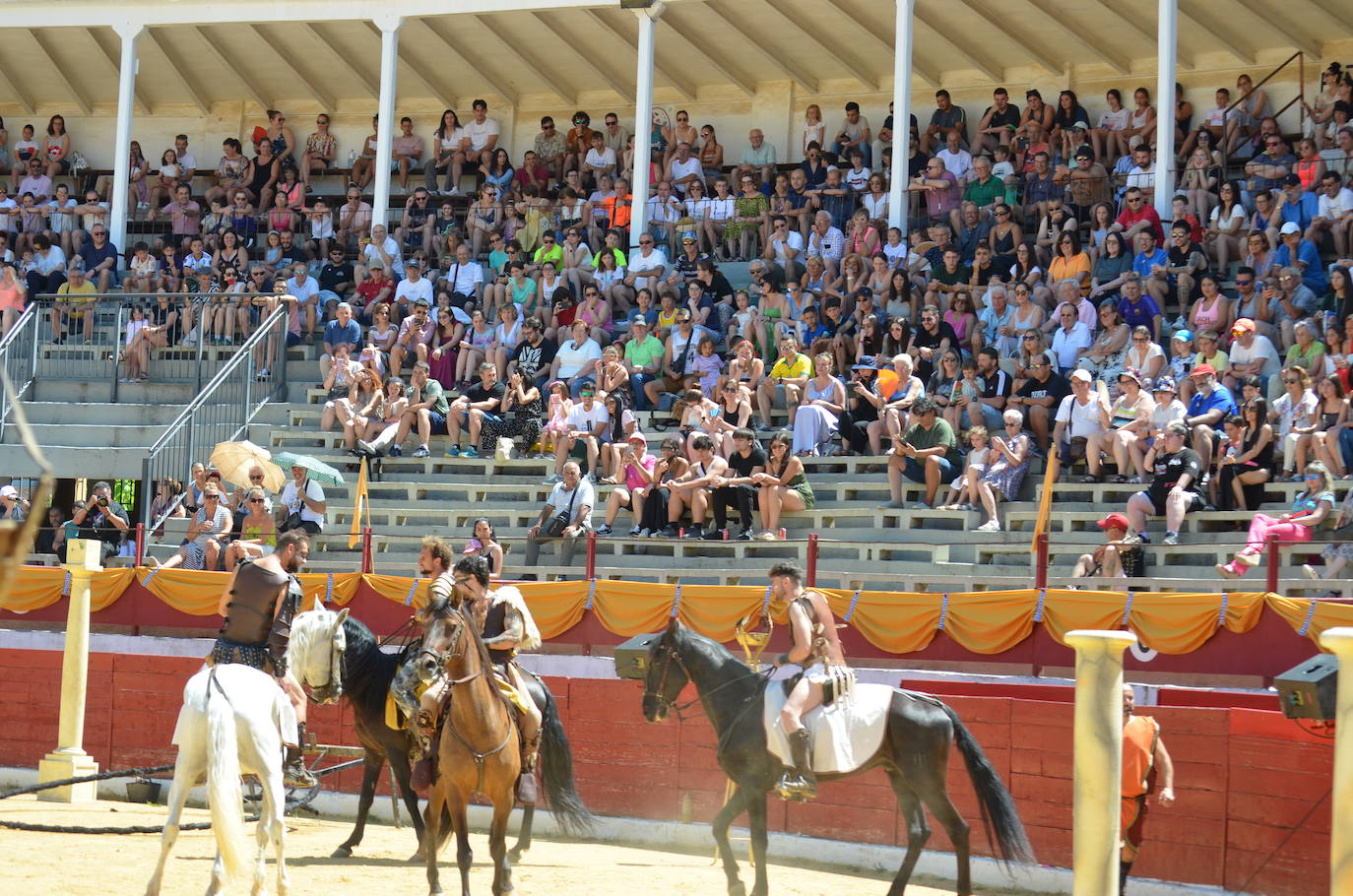 Las imágenes de los gladiadores, bailarinas y carreras de cuadrigas
