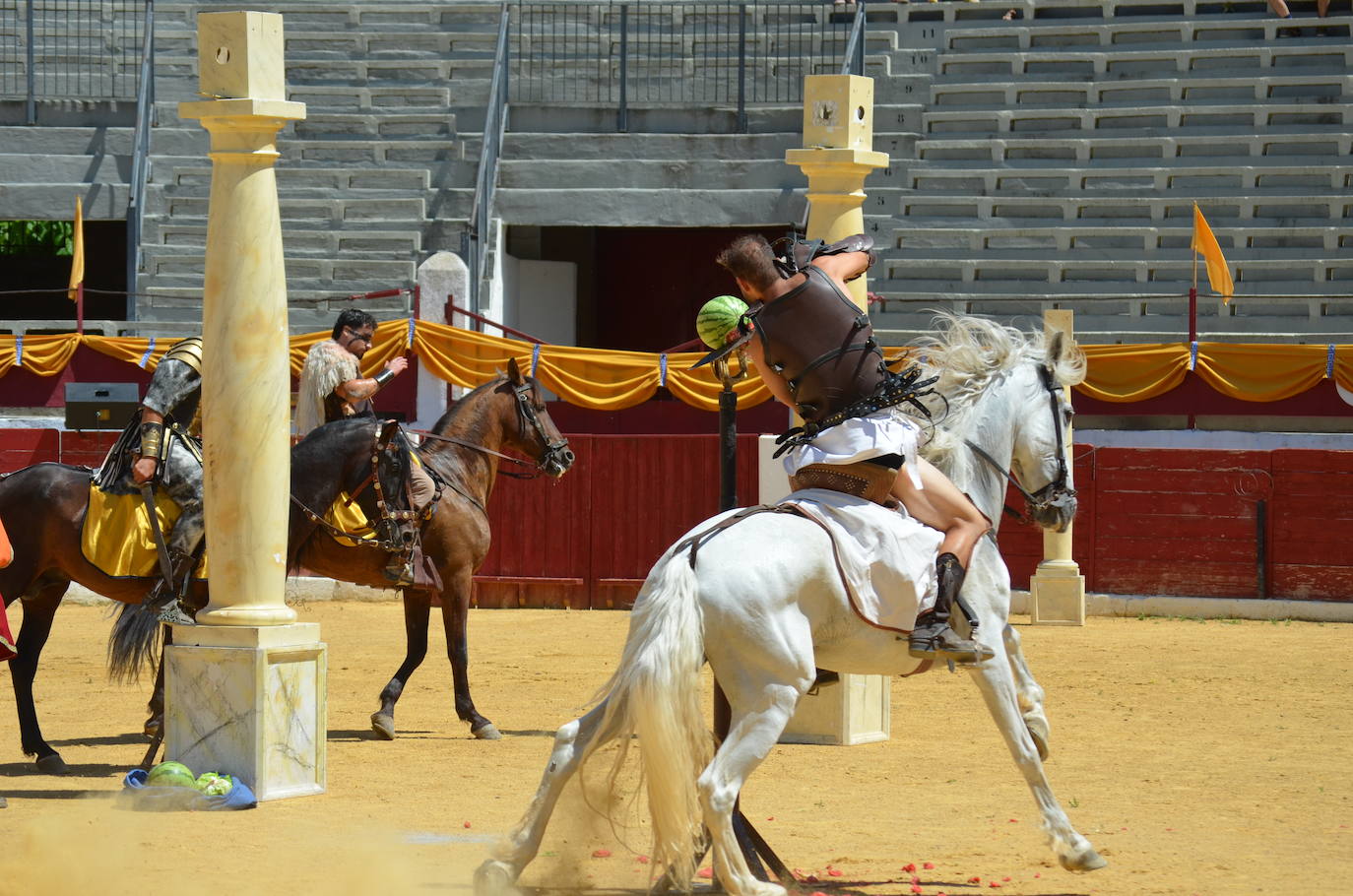 Las imágenes de los gladiadores, bailarinas y carreras de cuadrigas