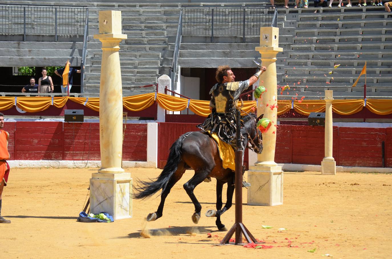Las imágenes de los gladiadores, bailarinas y carreras de cuadrigas
