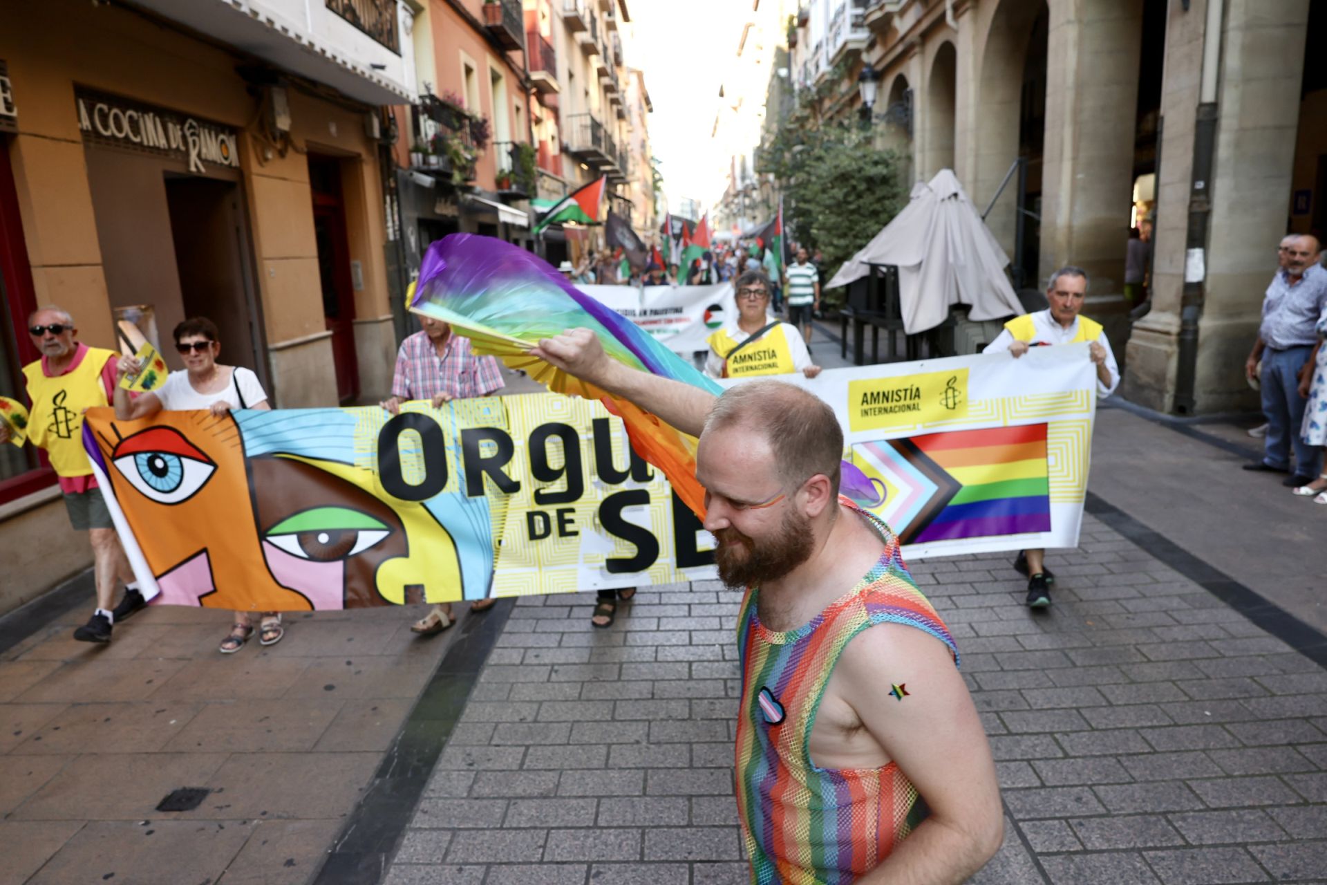 El colectivo LGTBIQ+ saca el Orgullo en las calles de Logroño