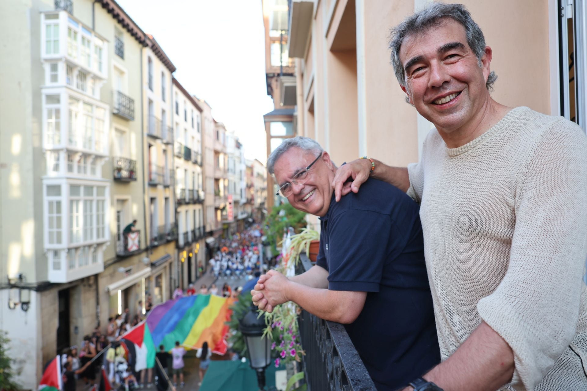 El colectivo LGTBIQ+ saca el Orgullo en las calles de Logroño