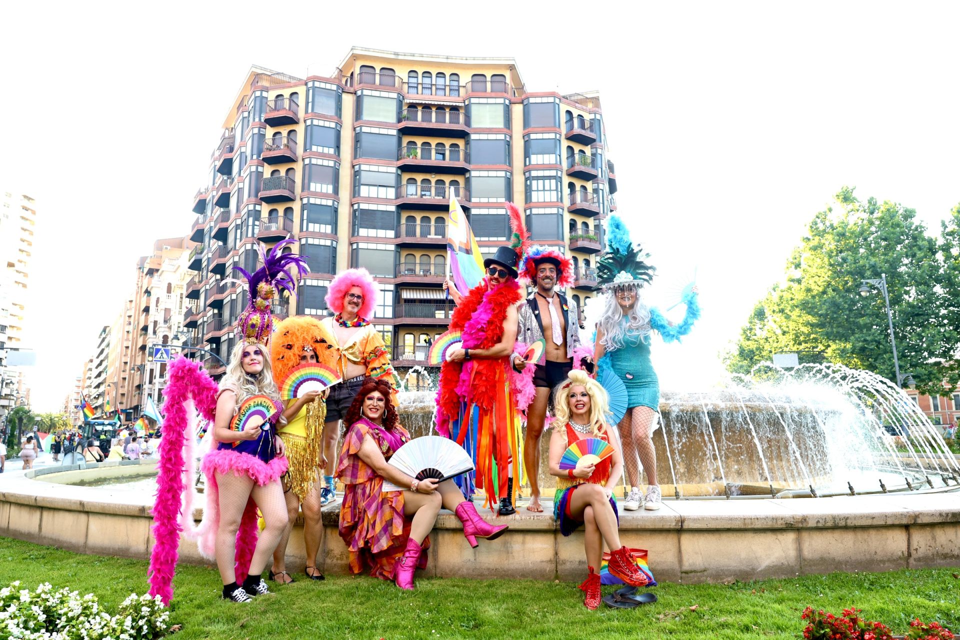 El colectivo LGTBIQ+ saca el Orgullo en las calles de Logroño