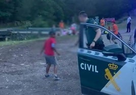 Rescate de los menores que participaban en el campamento.