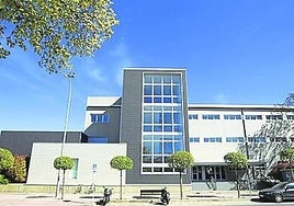 Fachada del Edificio Politécnico de la Universidad de La Rioja.