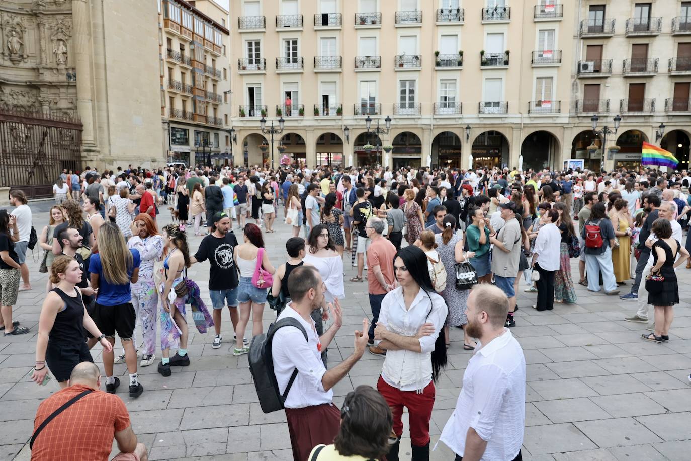 Las imágenes de la concentración contra el odio y la violencia en Logroño