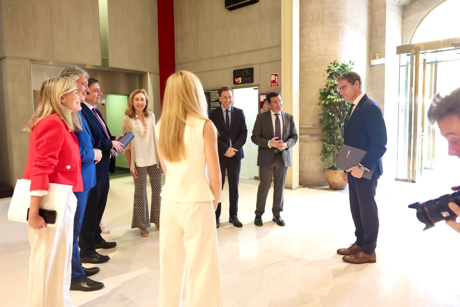 Las imágenes de debate del estado de la región