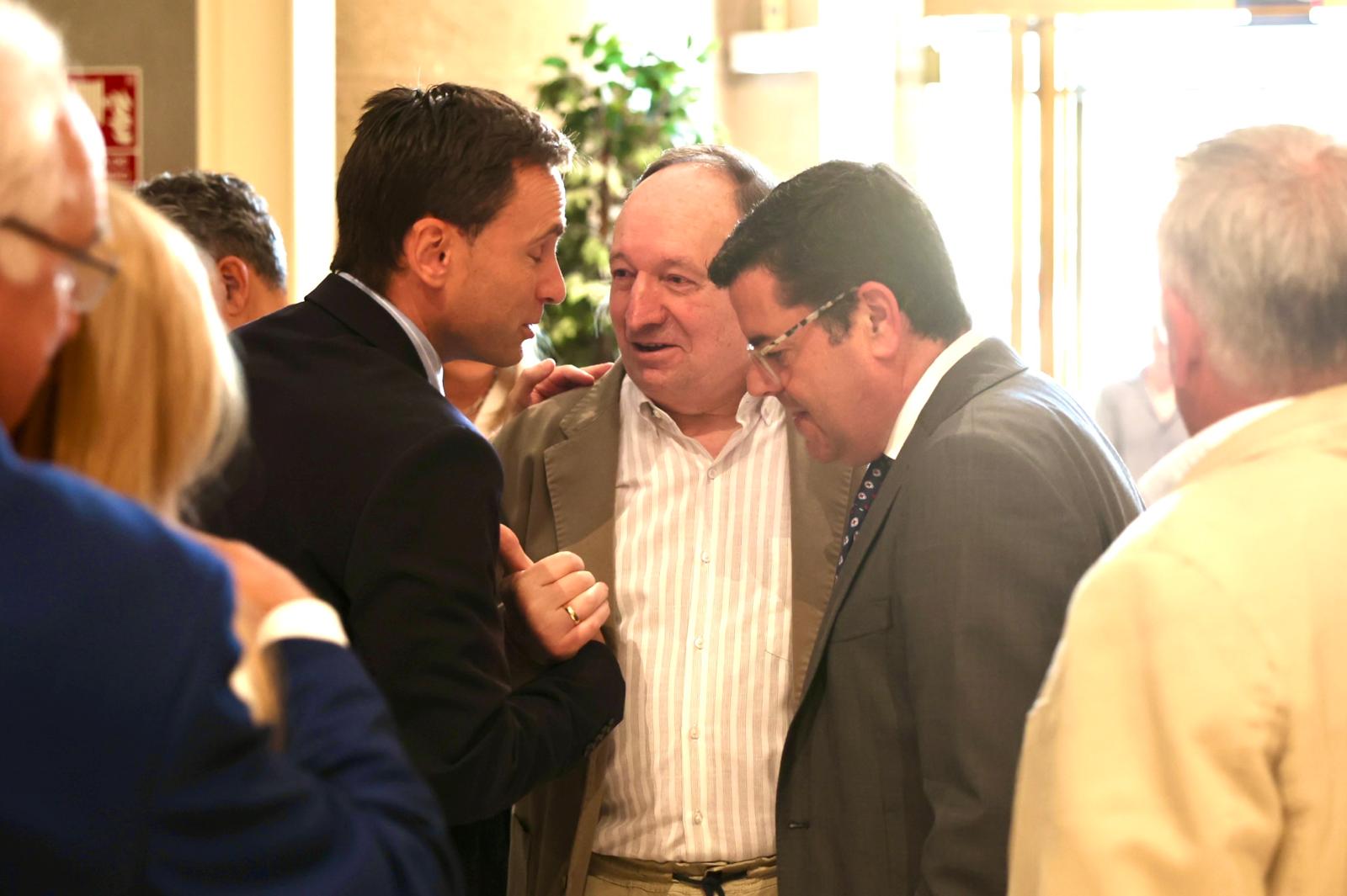 Las imágenes de debate del estado de la región