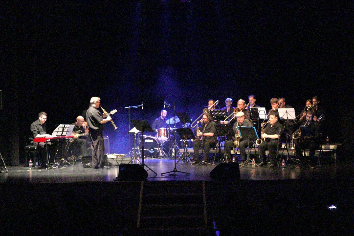 La Rioja Big Band en su actuación ayer en el Real Teatro de Ezcaray.