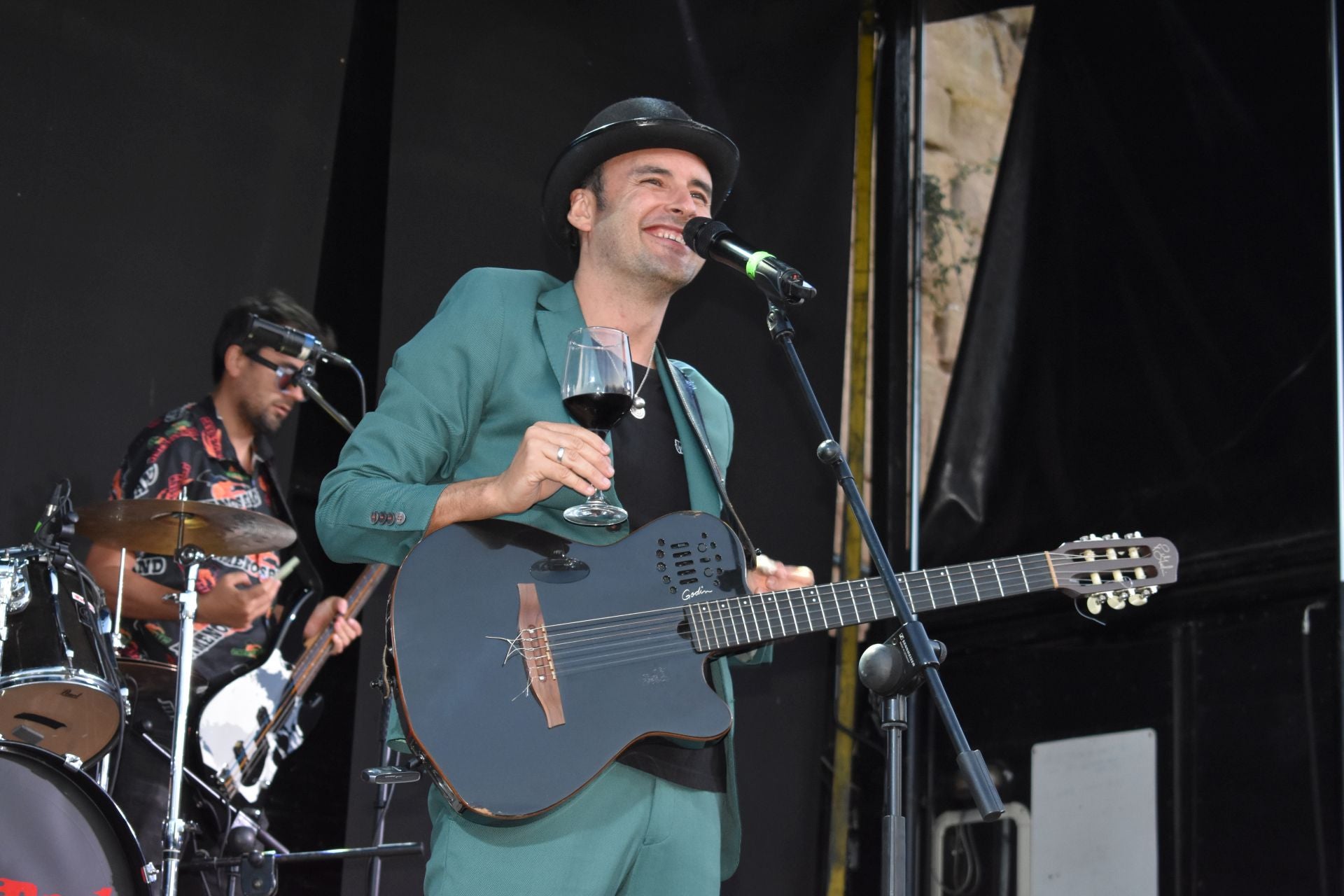 Fiesta del vino con música de Sabina en Ausejo