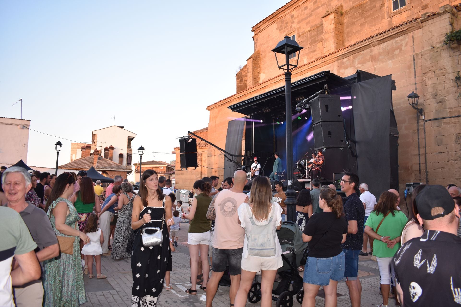 Fiesta del vino con música de Sabina en Ausejo