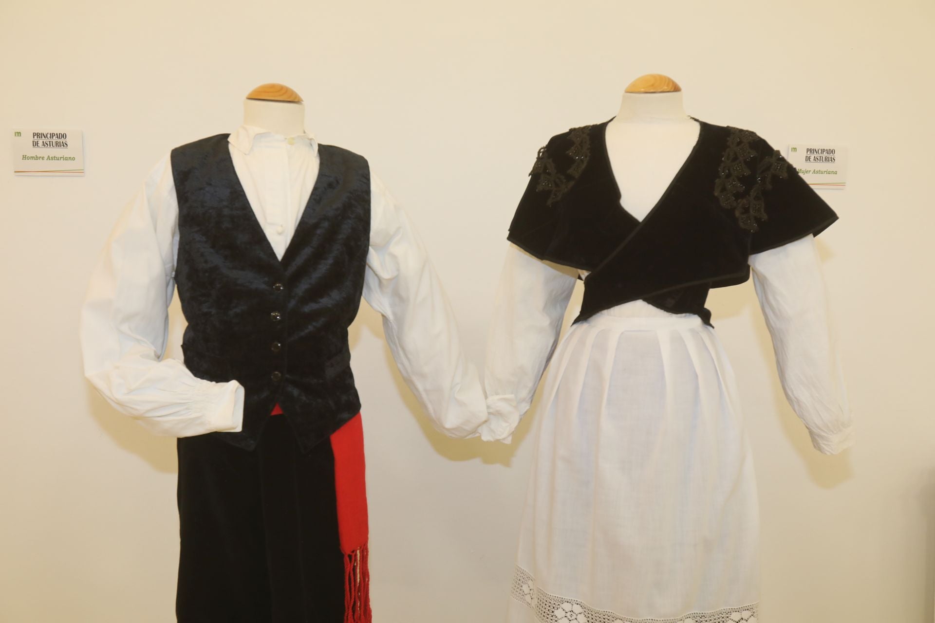 Exposición &#039;Danza II. Indumentaria de la danza tradicional española&#039;