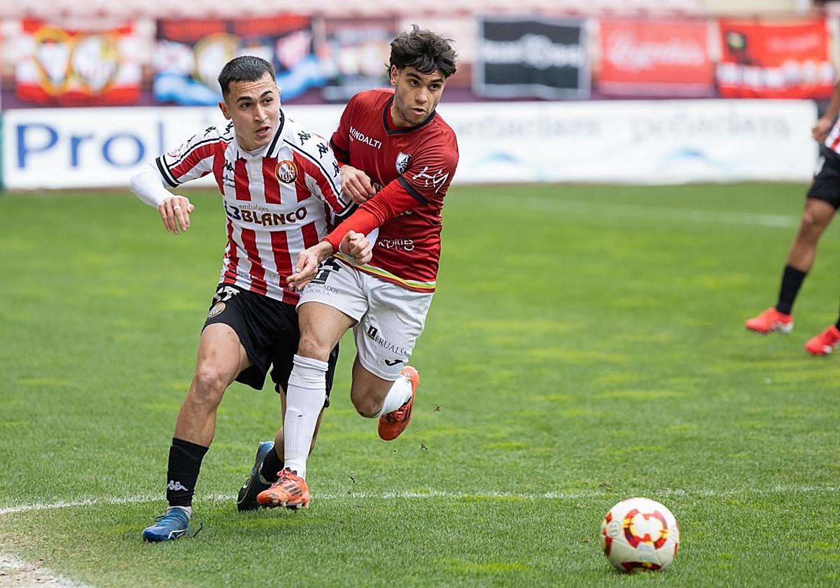 Lazkano pugna con Unai Ayensa, que ahora será su compañero.