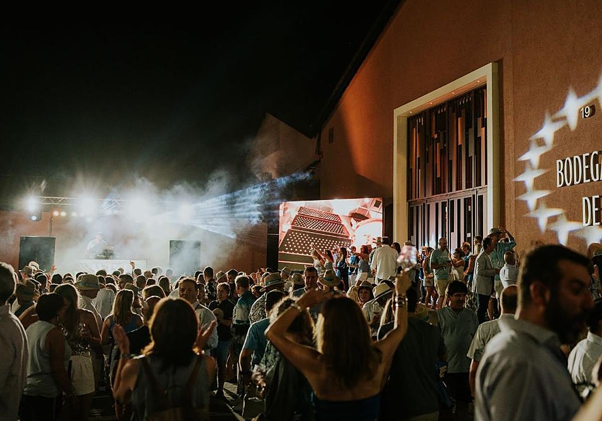 Fiesta hasta entrada la madrugada en Marqués de Caceres
