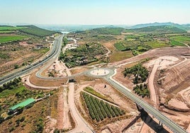 Panorámica aérea de las obras de la Ronda Sur de Logroño en 2022.