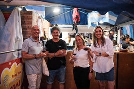 Logroñeses disfrutan de la caseta argentina en el Festival de las Naciones