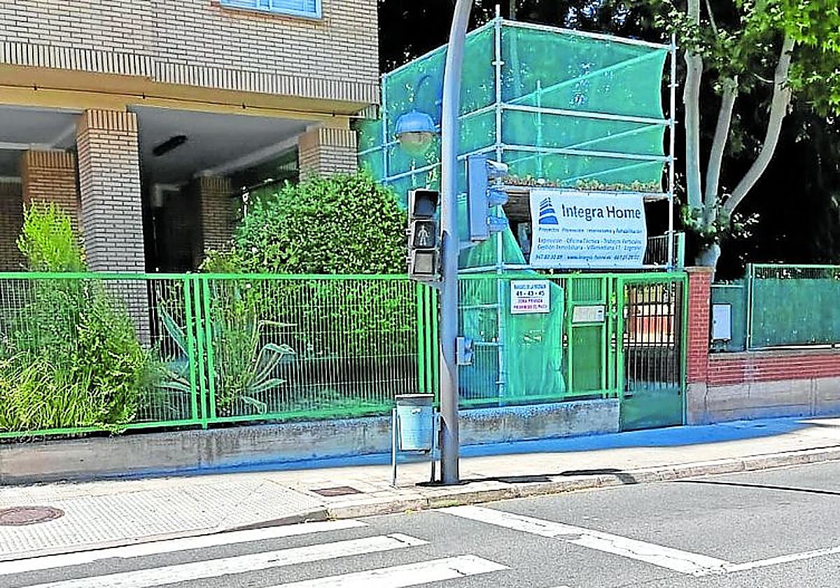 Semáforo averiado desde hace semanas en Lope Toledo, hoy en La Guindilla.