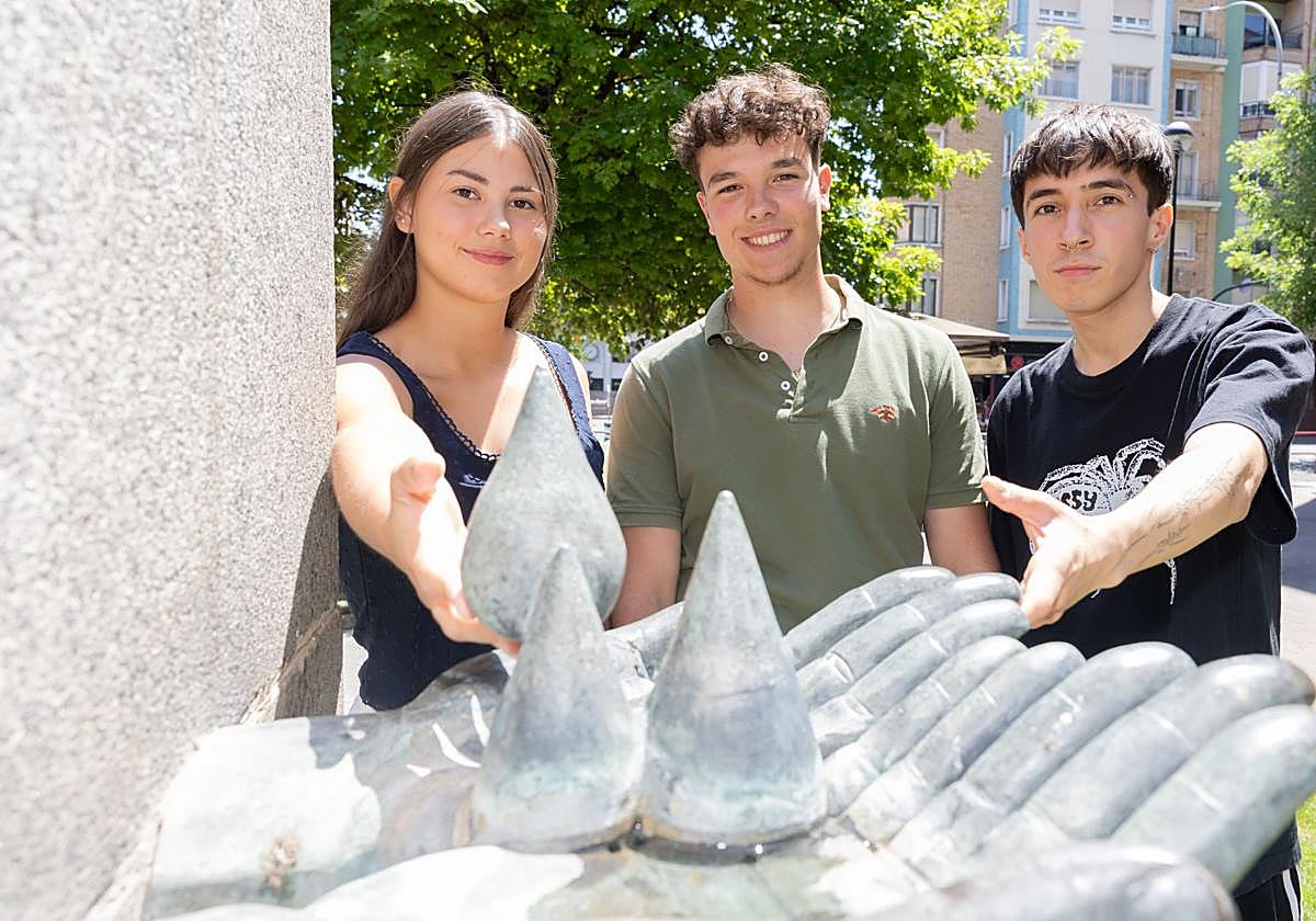 Arturo, Lucía y Fernando, los jóvenes donantes de sangre.