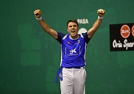 Peio Etxeberria celebra un triunfo.
