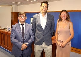 Amadeo Lázaro, Javier Rioja y Adelaida Alútiz, durante la rueda de prensa.