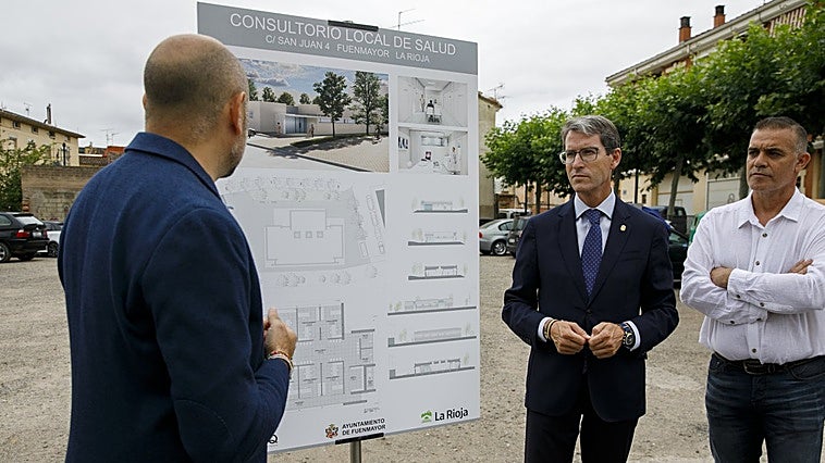 Visita a la parcela donde se ubicará el consultorio.