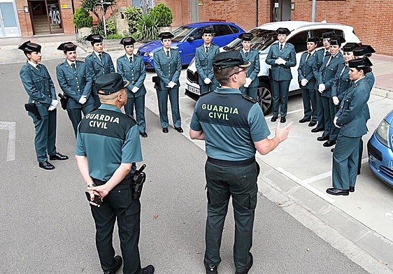 Agentes en el cuartel de la Guardia Civil de Logroño, en una imagen de archivo.