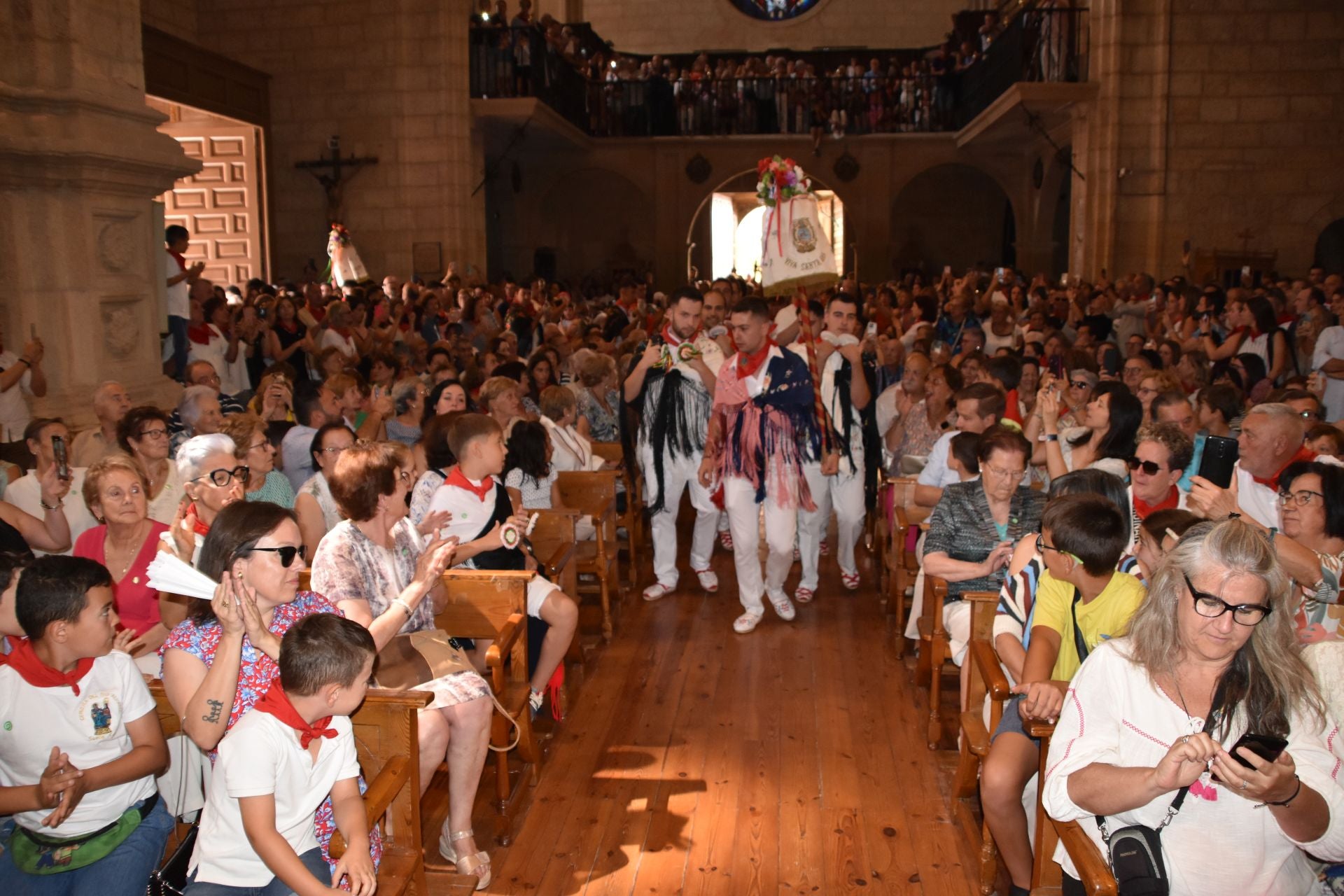 La bajada de Santa Ana y el baile de la gaita, en Cervera
