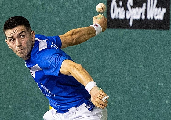 Rubén Salaverri, durante un partido.