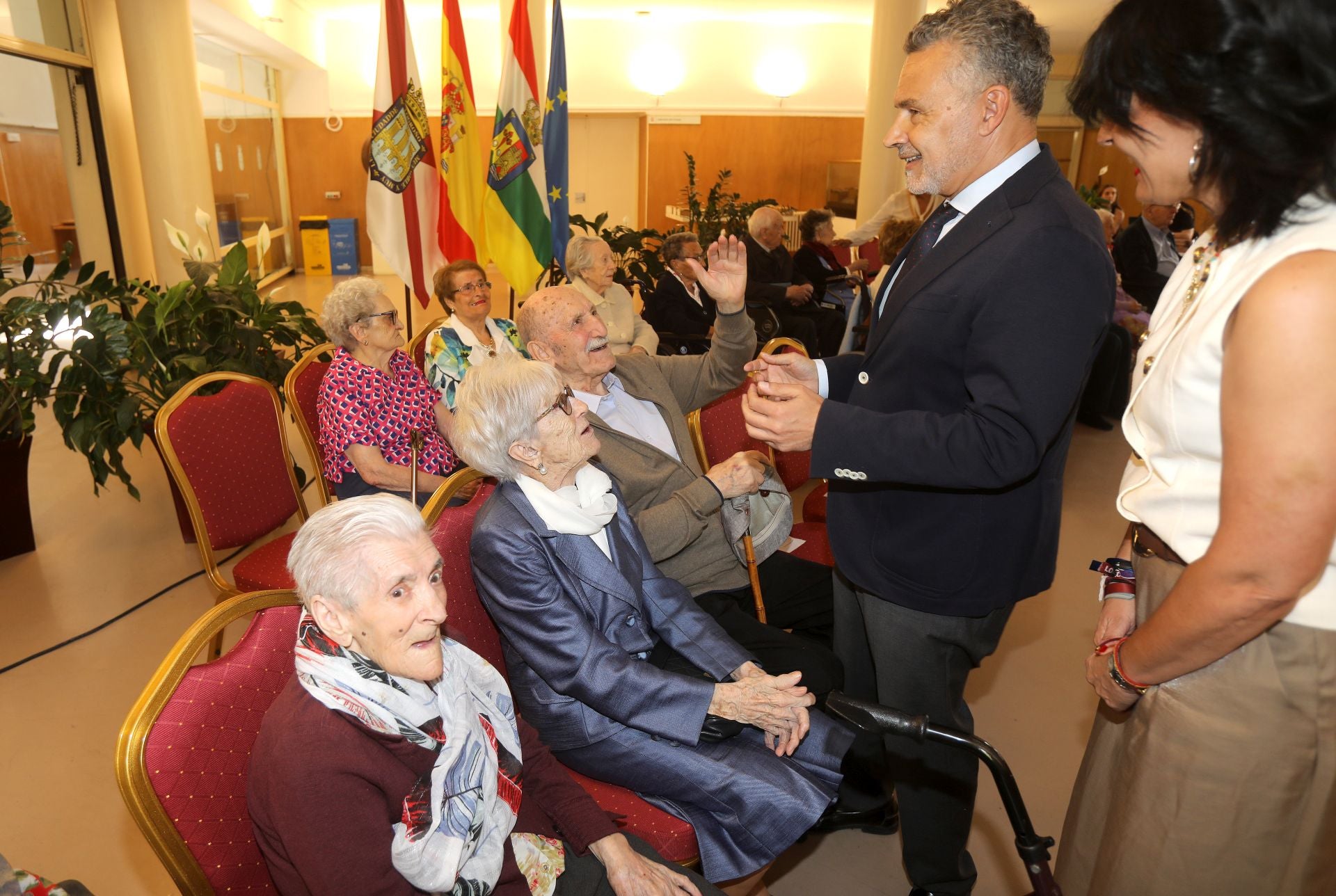 Las imágenes del homenaje a los abuelos de Logroño