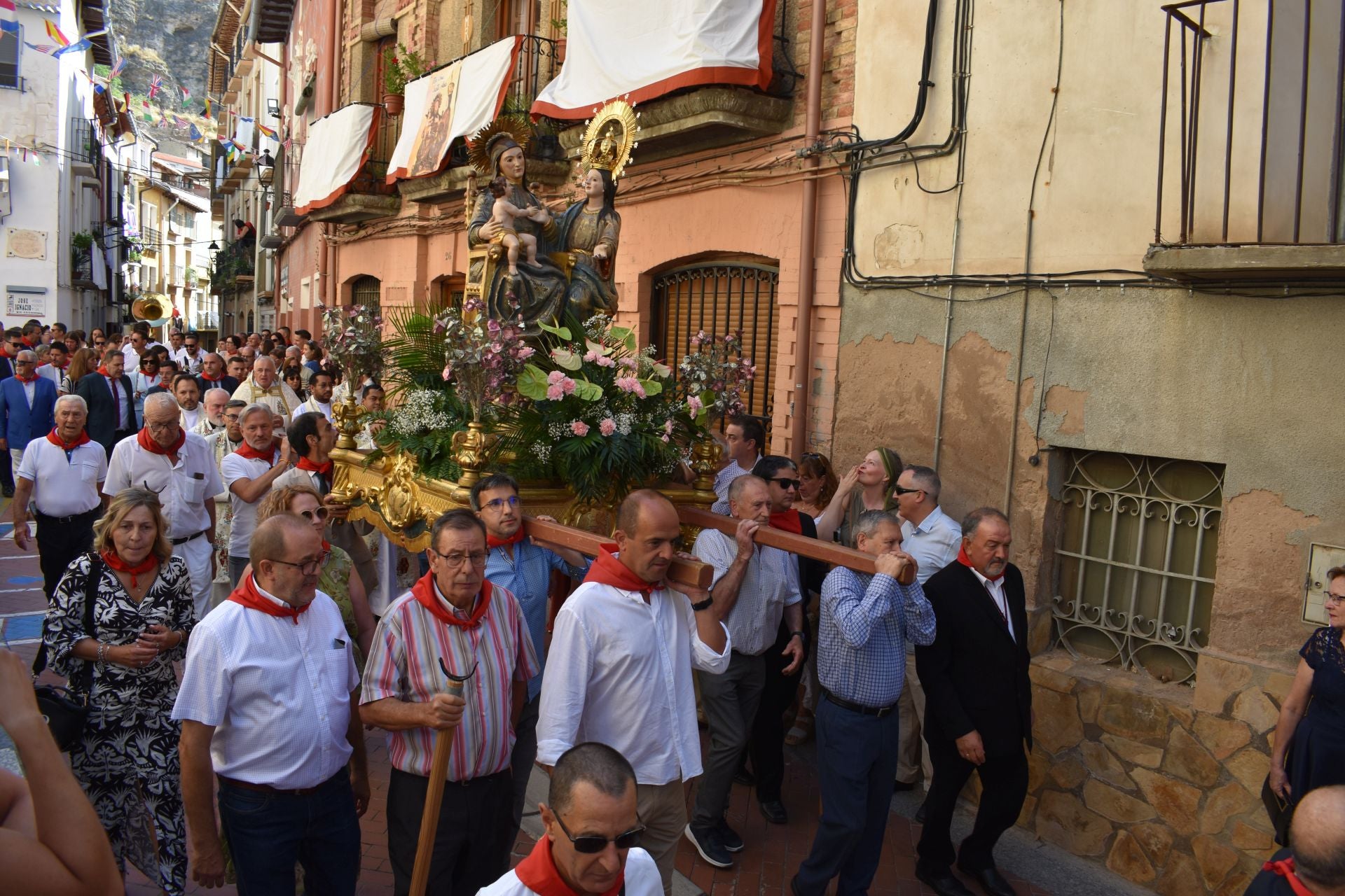 Procesión, misa, gigantes y bailes de la Gaita
