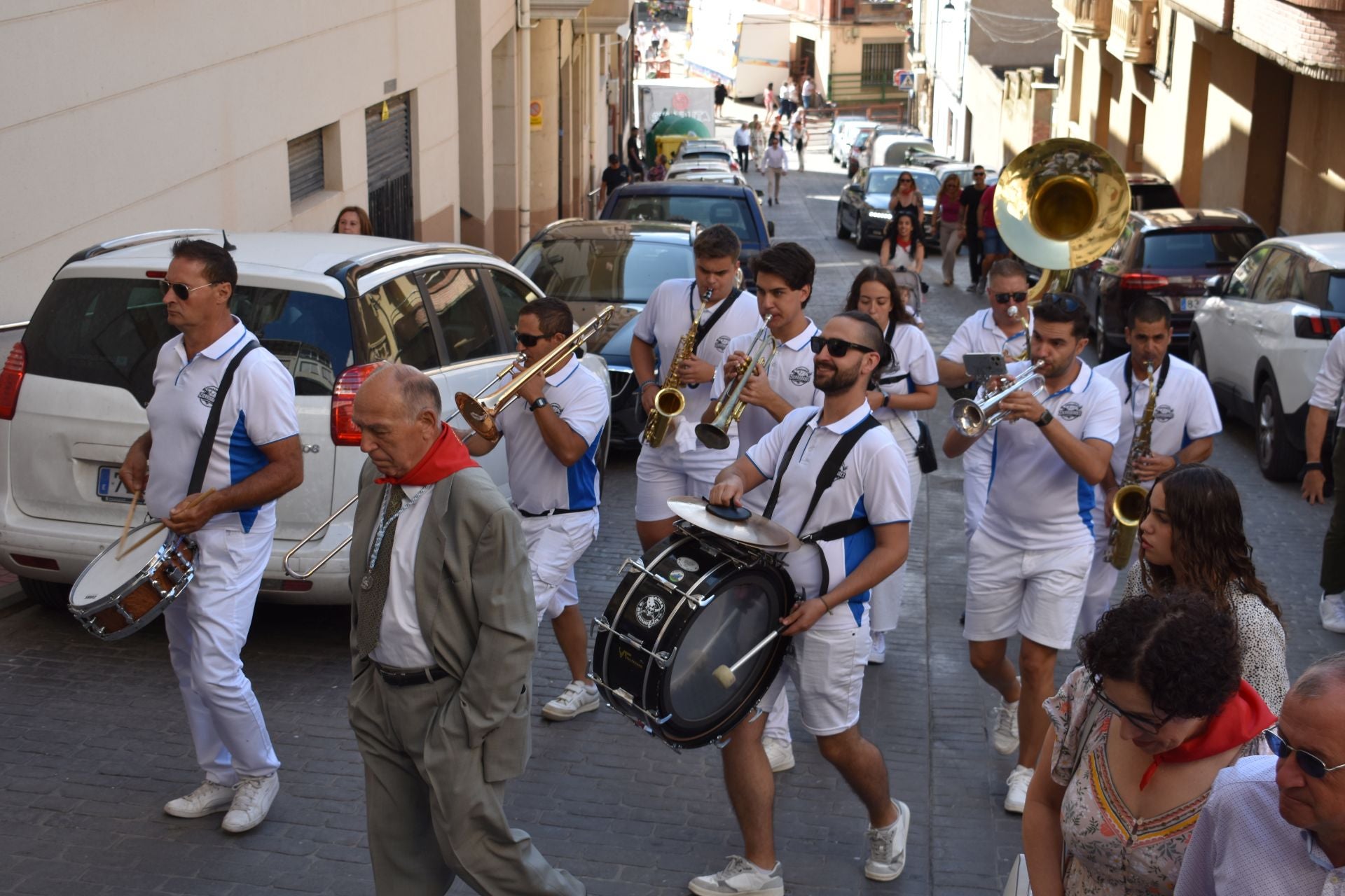 Procesión, misa, gigantes y bailes de la Gaita