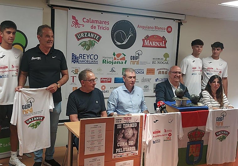 El torneo se presentó en el Palacio de los Deportes capitalino.