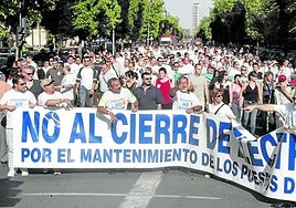 Manifestación contra el cierre de Electrolux por las calles de Logroño.