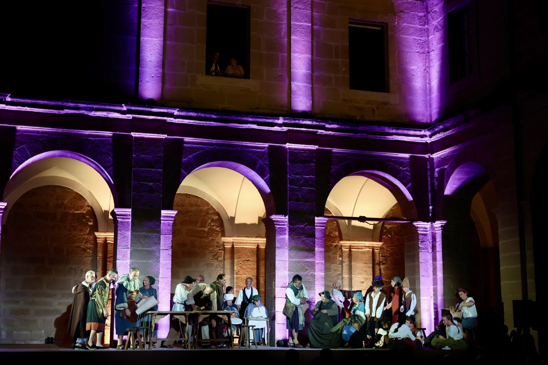 Los Milagros del Santo se representan para autoridades, peregrinos y ancianos del Hospital del Santo