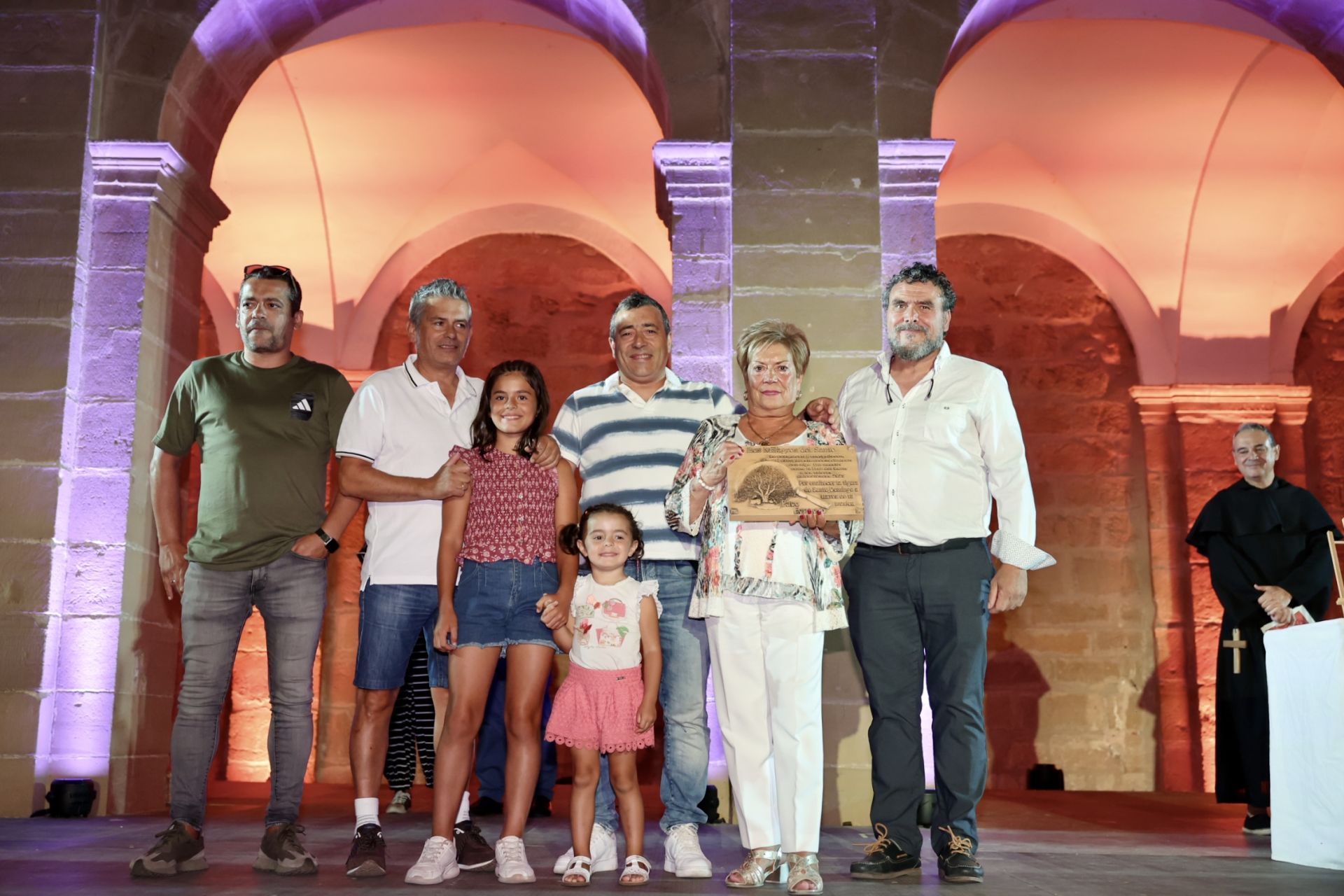 Los Milagros del Santo se representan para autoridades, peregrinos y ancianos del Hospital del Santo