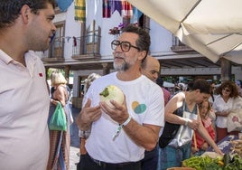 Quique Dacosta, en el mercado de artesanos y productores celebrado el pasado fin de semana en Ezcaray.