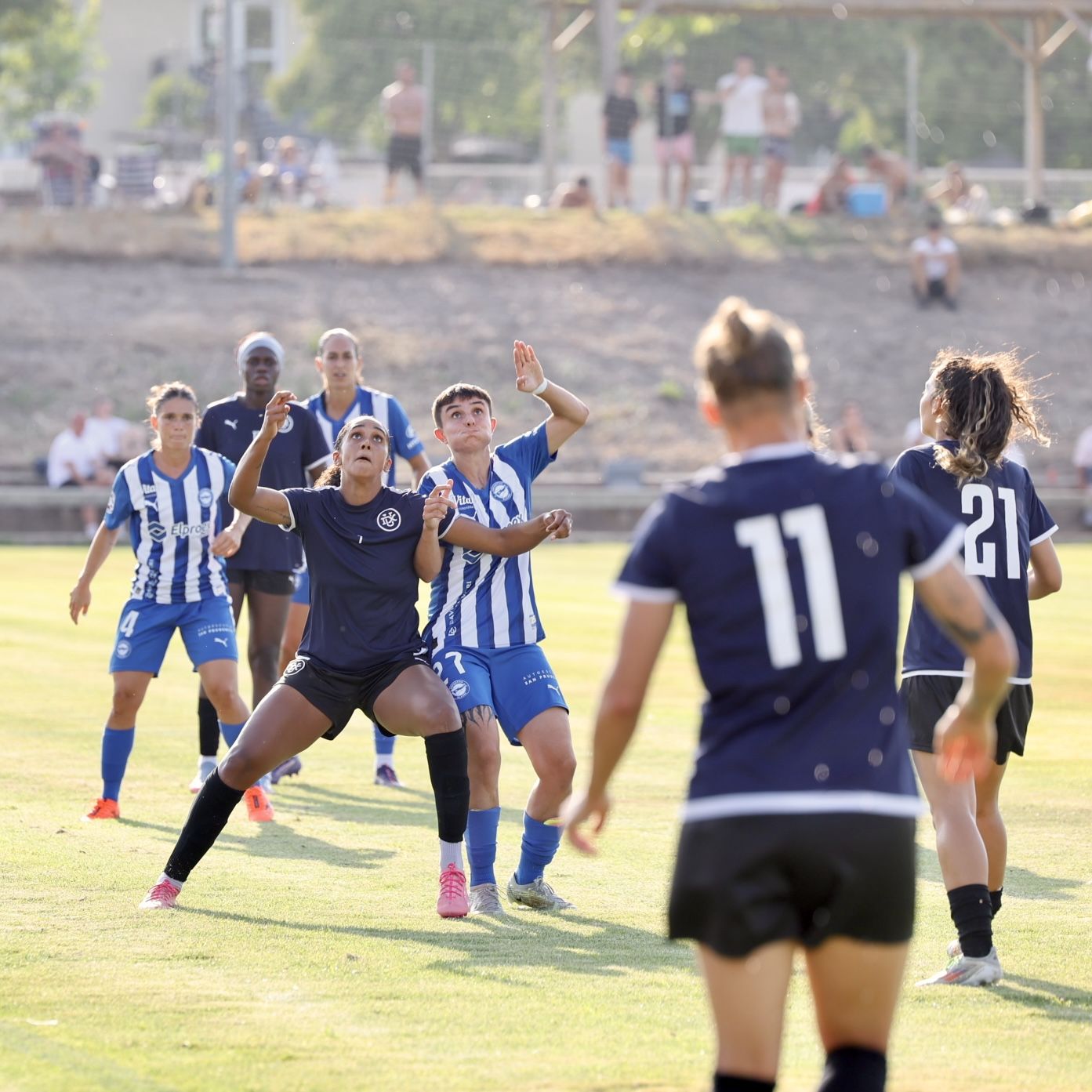 Imagen secundaria 1 - Al DUX se le atragantan las vascas