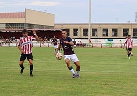 Lance del partido disputado en El Rollo de Santo Domingo.