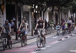 Ciudadanos en bicicleta, en Logroño.