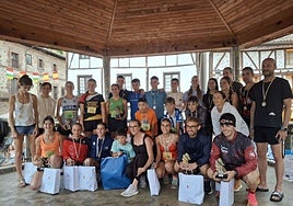 Entrega de premios a los ganadores de la Carrera Puente a Puente de Ezcaray.