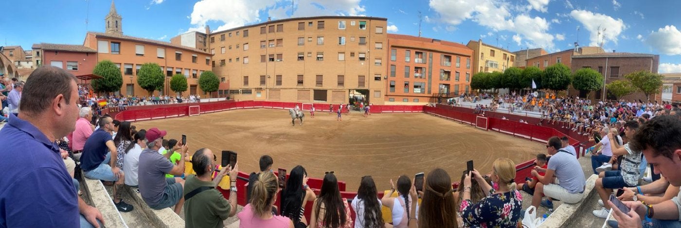 Vista de la plaza de toros de Navarrete en un evento anterior.