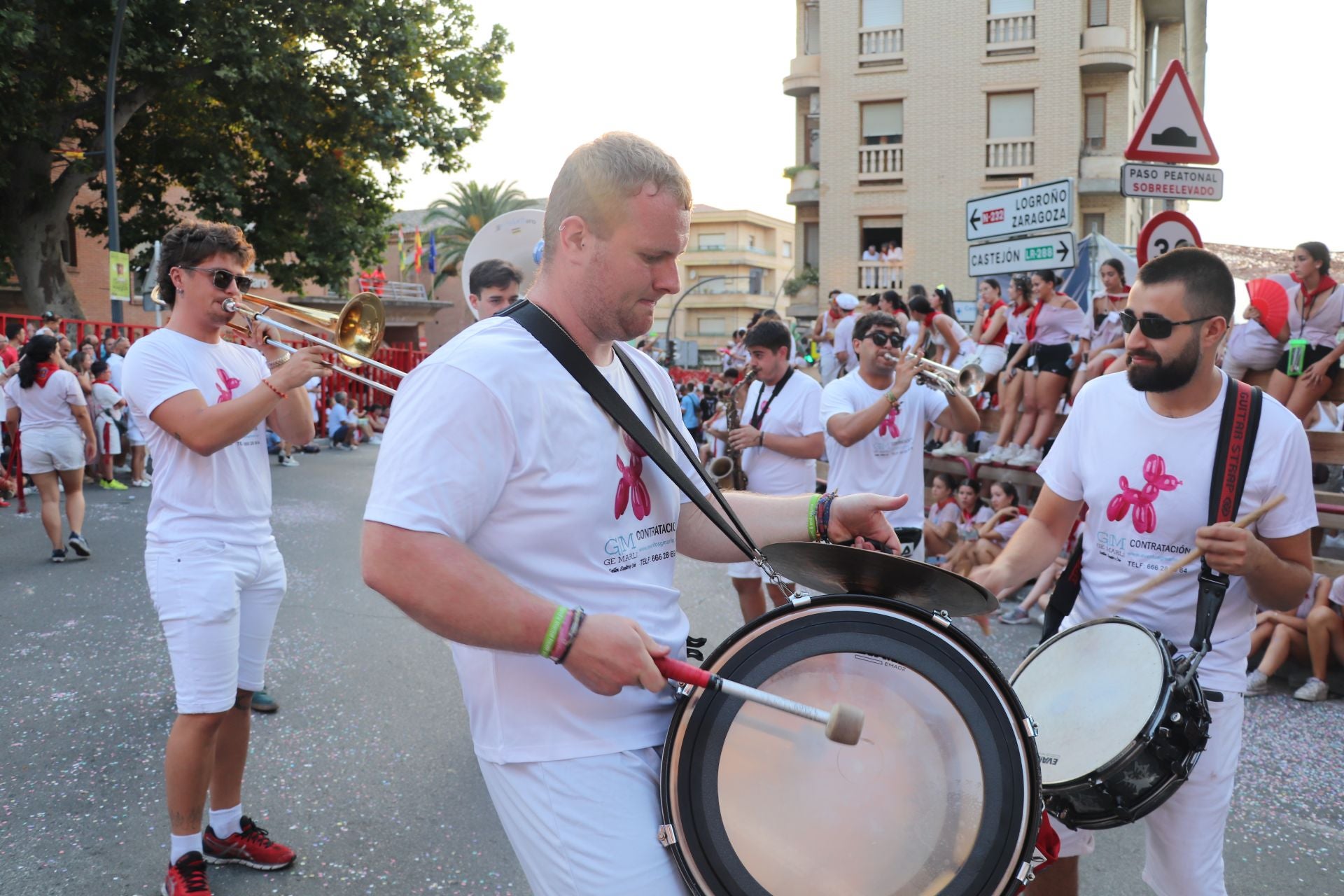 El desfile de carrozas de Alfaro, en imágenes