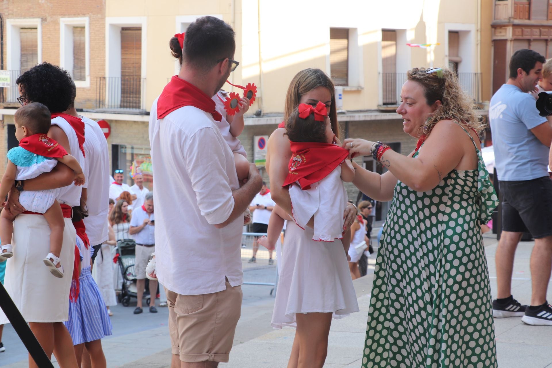 Viernes de fiestas con encierro, pañuelo para los más pequeños y tortillas de papata