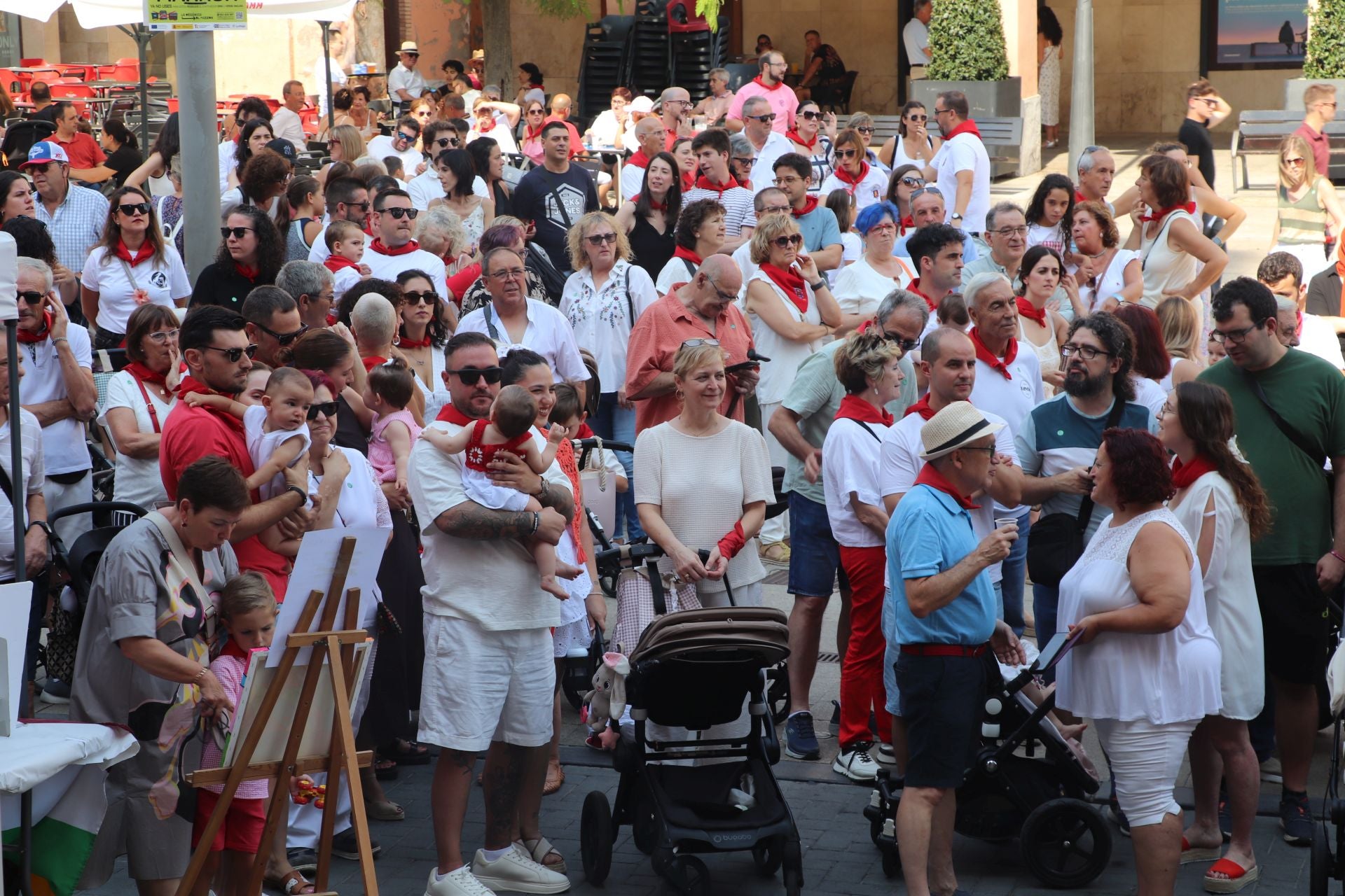 Viernes de fiestas con encierro, pañuelo para los más pequeños y tortillas de papata