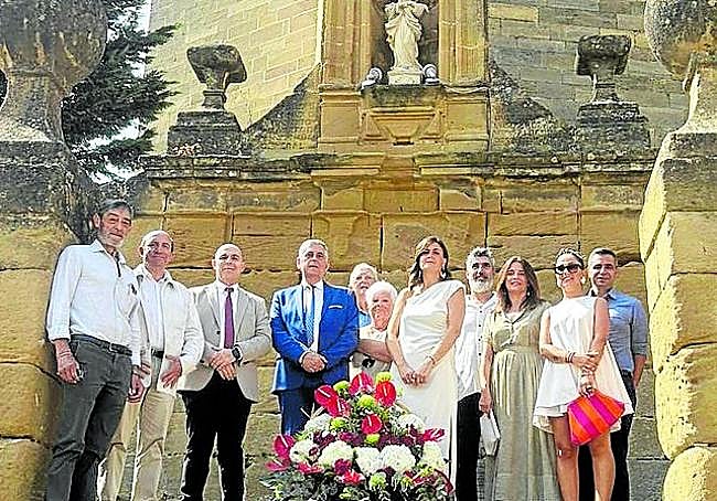 La alcaldesa Laura Bahíllo y autoridades, en la iglesia de la Asunción.
