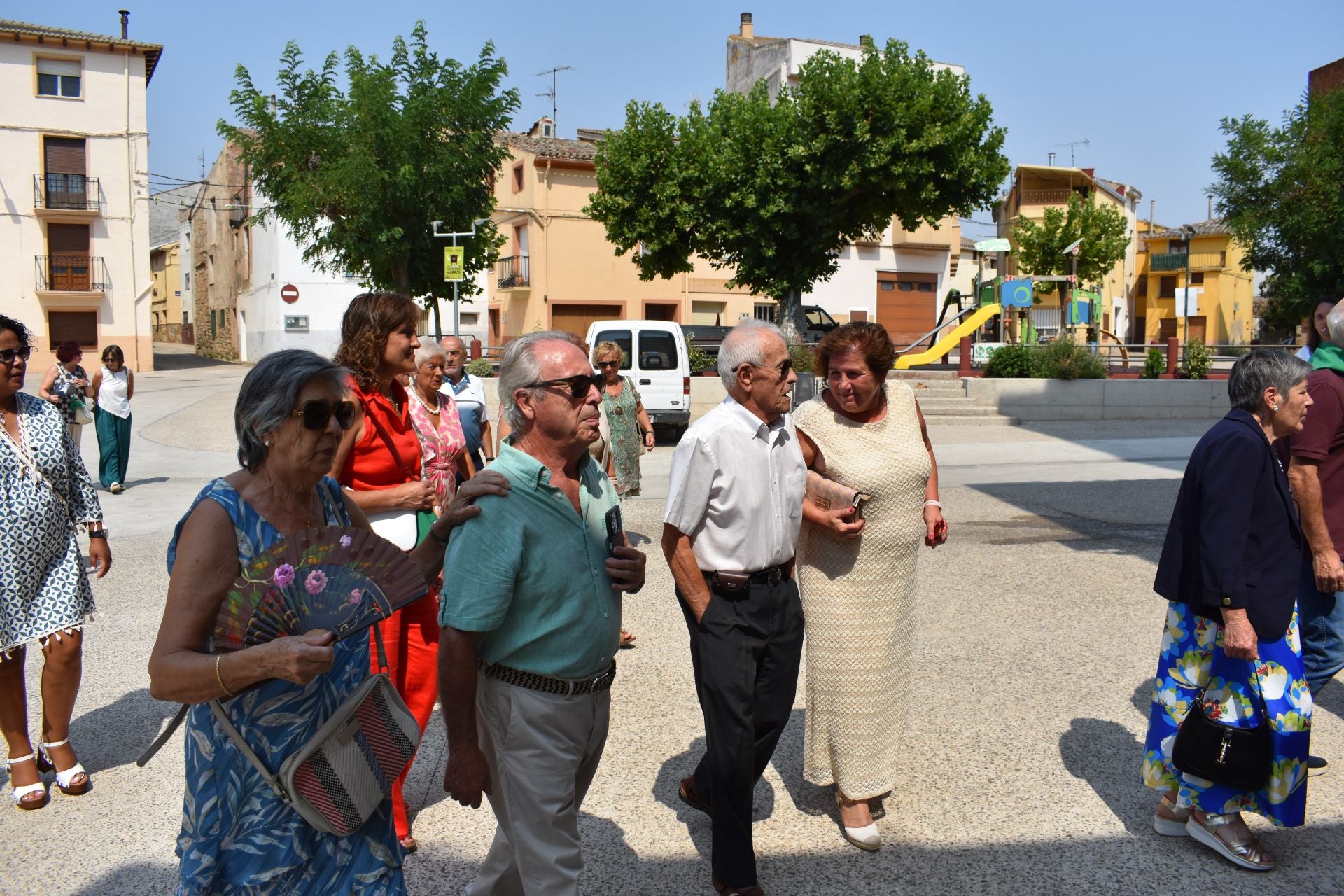 Danzas en Alcanadre y procesión