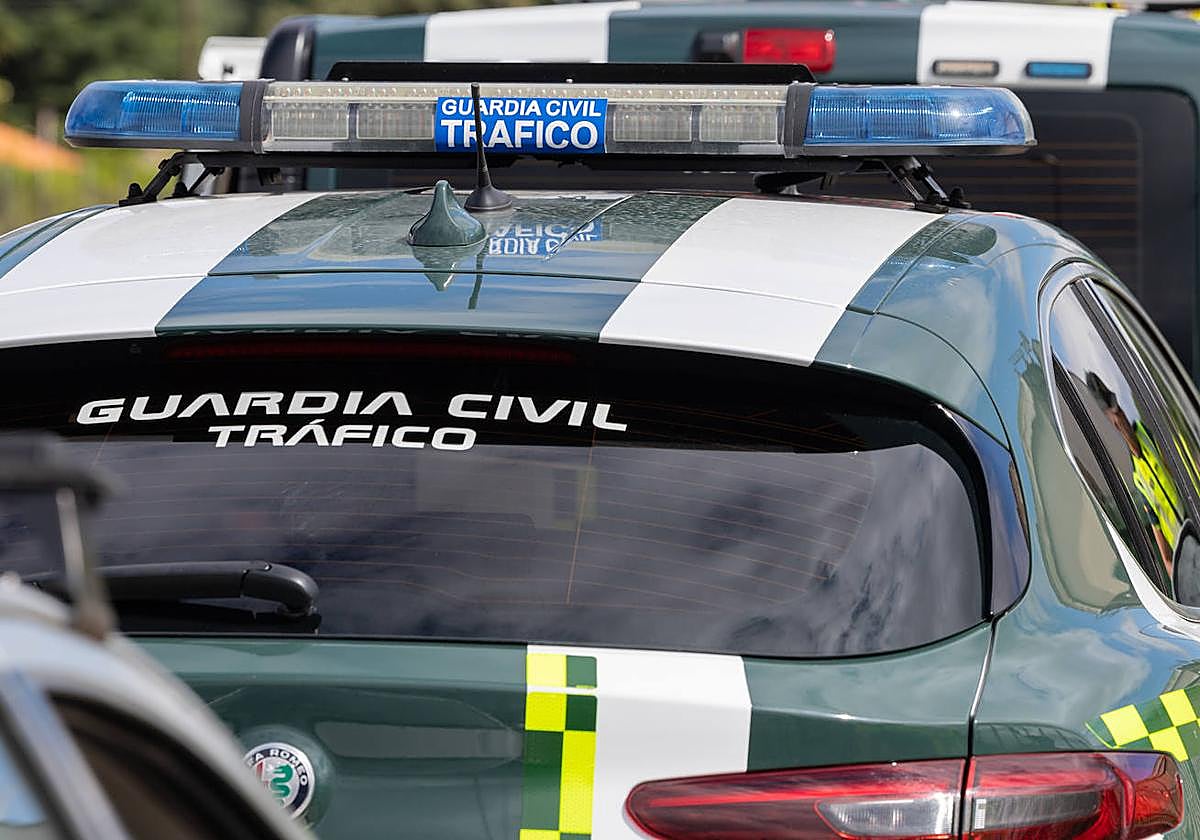 Un coche de la Guardia Civil de Tráfico, en una imagen de archivo.