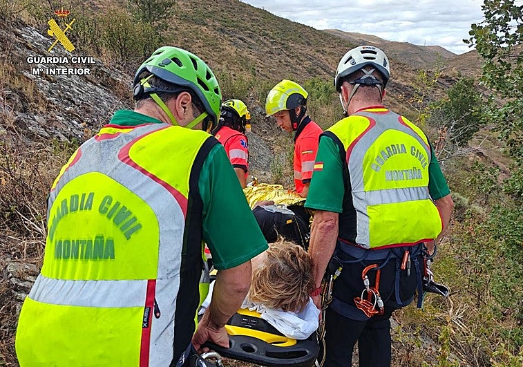 La Guardia Civil rescata a una mujer accidentada en Robres del Castillo